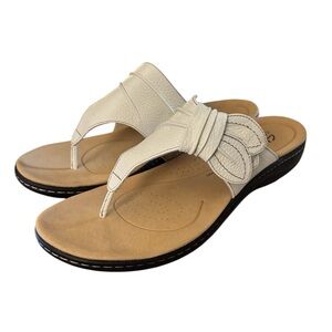 NIB Clarks Laurieann Leather Thong Sandals Women’s Size 12 Off White Cream